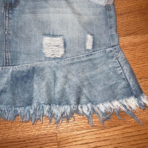 NWT STS BLUE WOMENS DENIM SKIRT WITH ASYMMETRICAL CUT SIZE 29 - Picture 3 of 5